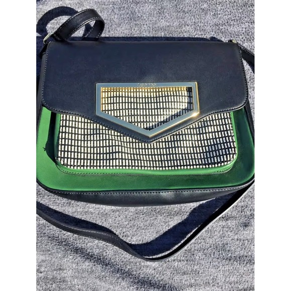 Calvin Klein Handbags - Lovely Calvin Klein bag in‎ black, green, and white. Gold Hardware